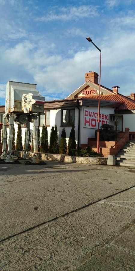 Hotel Dworski Galaktyczny Park Warzymice Exterior foto